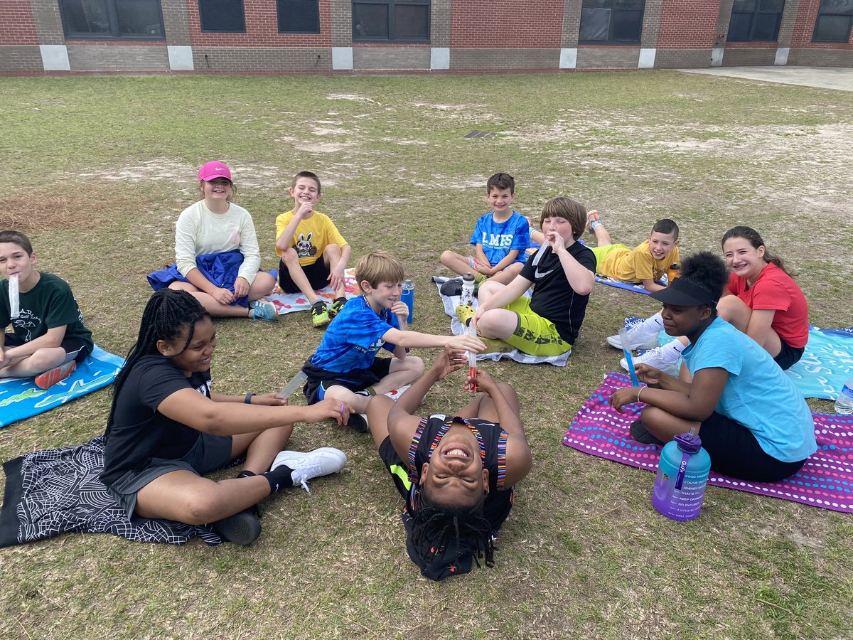 MrsCulbreth5th's tweet photo. We love field day (and popsicle breaks)! ☀️ @MarinerMates https://t.co/zyofJ3sAfK