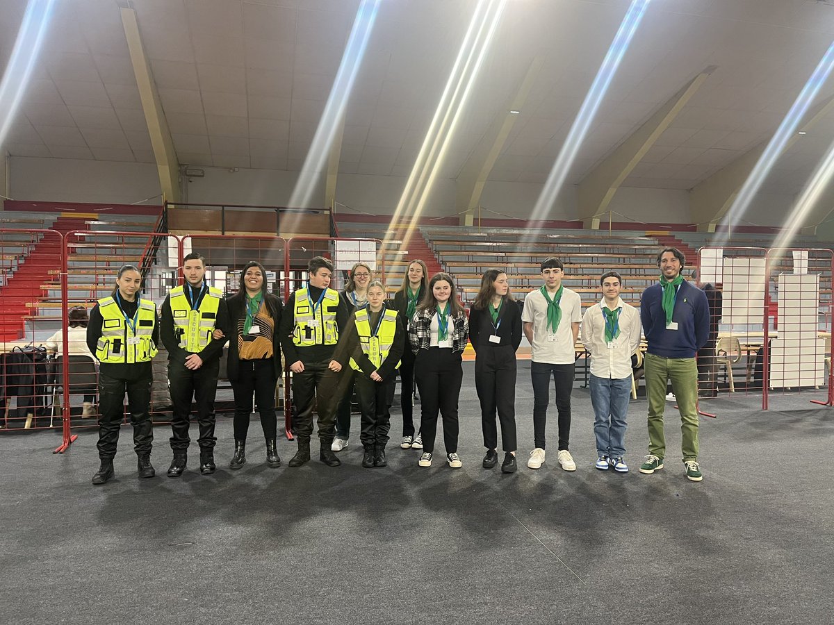 agnesmitzner2's tweet photo. Nos élèves de SECU et MCVA en action au forum des métiers de Homécourt Un grand BRAVO pour leur professionnalisme @LpMorette @hilarycherie @SFanucchi1 https://t.co/GmudcZy6tB