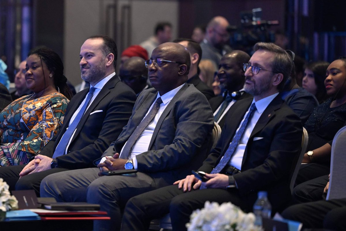 DaudAweis's tweet photo. I joined Turkish Head of Media and Communication Fahrettin Altun as  Turkiye’s TRT launches a a new digital news platform, TRT Afrika. The new channel will highlight stories of and from the continent to a global audience in four languages : Swahili, English, Hausa and French. https://t.co/7cMVUeoMxS