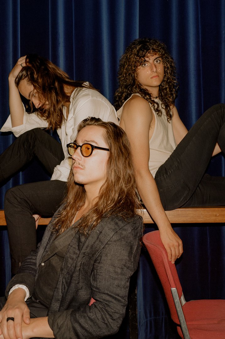 GretaVanFleet's tweet photo. Runway Blues. https://t.co/vTRvRglKvA
