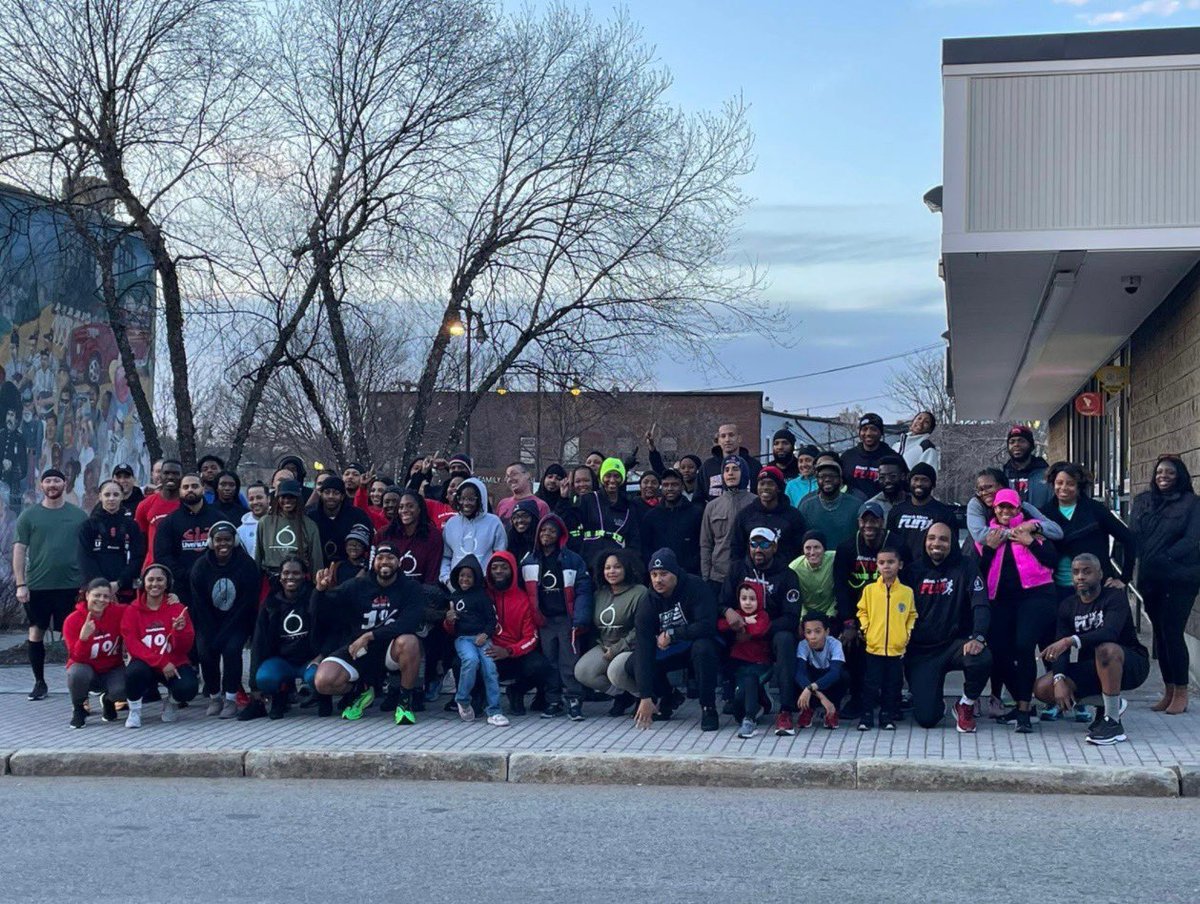 OfficeofBMA's tweet photo. Great turnout for the @OfficeofBMA 5K Unity Run and Pre Marathon Celebration in partnership with @BlackMenRun  LiveFitArmy, and 6Fit Experience. Good luck to all of our community partners running in the upcoming Marathon. #blackmaleadvancement  #healthiswealth https://t.co/GsMmaVdoZO