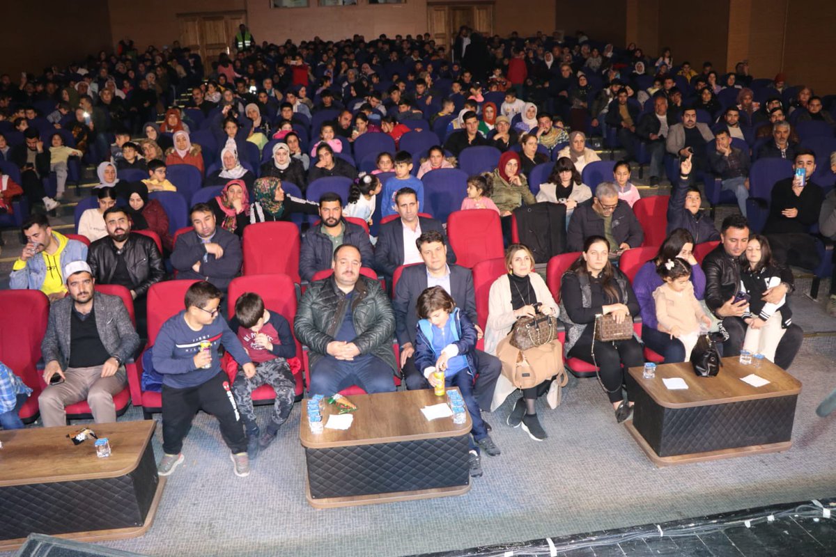 Viranşehir’de Ramazan Bir Başka Güzel 🌙 🎶 

Ramazan ayının maneviyatını şehrimizde coşkuyla yaşanmasına katkı sağlamak adına hazırladığımız Ramazan ayı etkinlikleri kapsamında, Grup Tillo İlahi Grubunun birbirinden güzel ezgilerini İlçe Kaymakamımız Önder Çengel, eşim Sibel