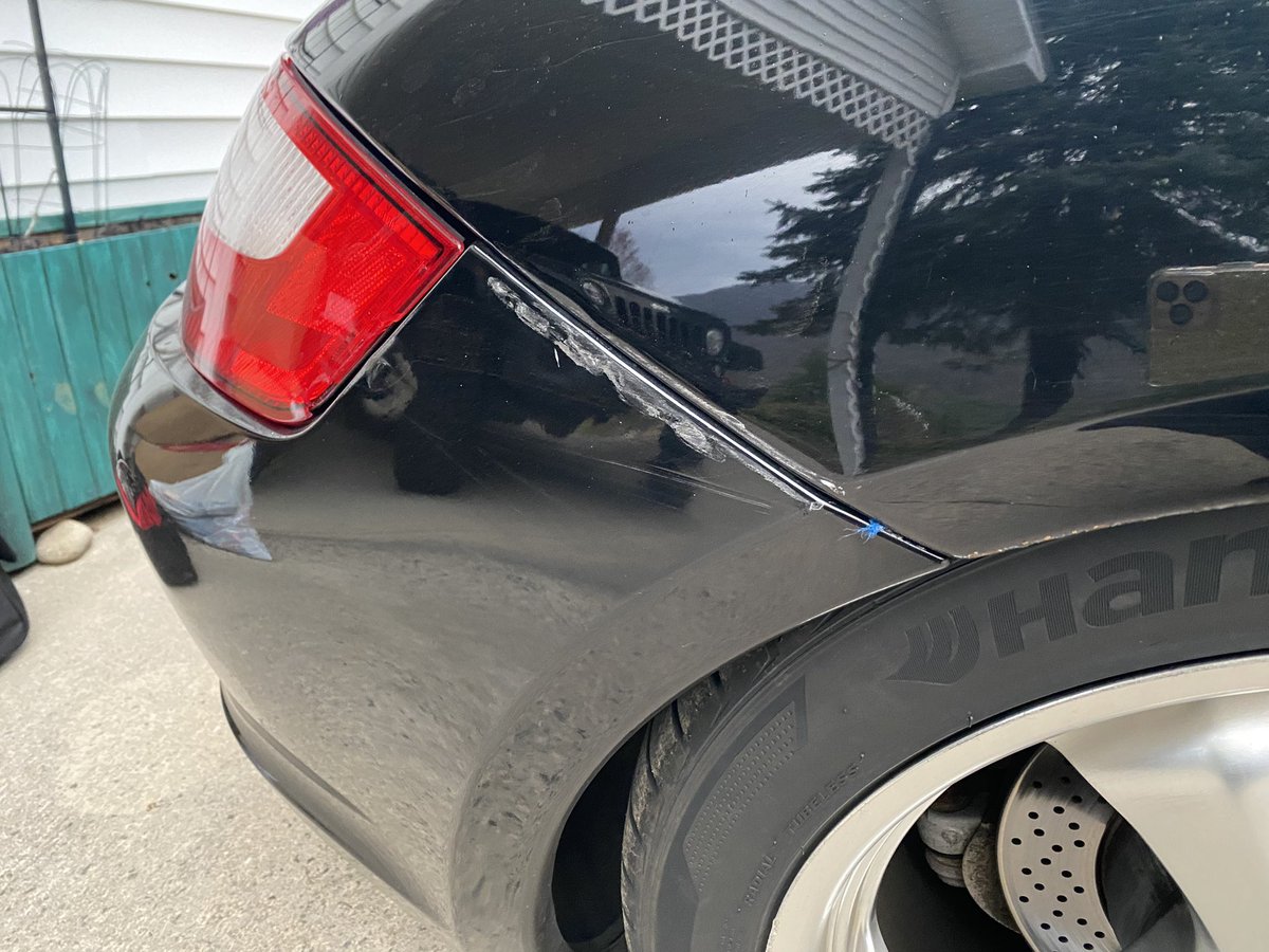 SarahRaqs's tweet photo. @AutobellCarWash in Waynesville, NC DAMAGED my vehicle but the manager says it’s “not their fault.” A PIECE OF THE BLUE CAR WASH BRUSH IS LITERALLY EMBEDDED IN THE VEHICLE!!! Are you fucking serious?!? 😡🤬😡🤬 #dontgotoautobell https://t.co/2ASenYIDQT