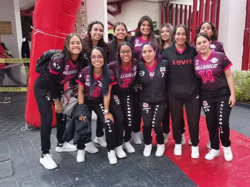 CONADEIPmx's tweet photo. 🏈 | Fue Inaugurado esta mañana el Campeonato Nacional de Flag Football de 1.ª Fuerza 2023, en las instalaciones de la UVM Campus Tlalpan.
Sigue las transmisiones en vivo a través de la página Deporte y Cultura UVM y CONADEIP en Facebook.
#FlagCONADEIP https://t.co/0GowHhWsza