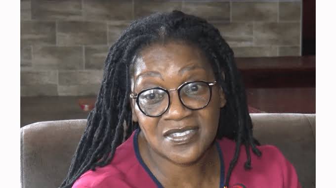KingJayZim's tweet photo. Henrietta “Nine Lives” Rushwaya. Ma Koso  akadai haasi ekutamba nawo! Ma Tsola! Ma tsolimbi akaenda ku private skool aya !🤣🤣😂 Unonyura! Tsitsitsitsitsitsi! FIFA chaiyo yaka mutadza! 😅😅😅Henrietta ma huani! Ummmm! 🙌🏽 https://t.co/nJqccjlTc7