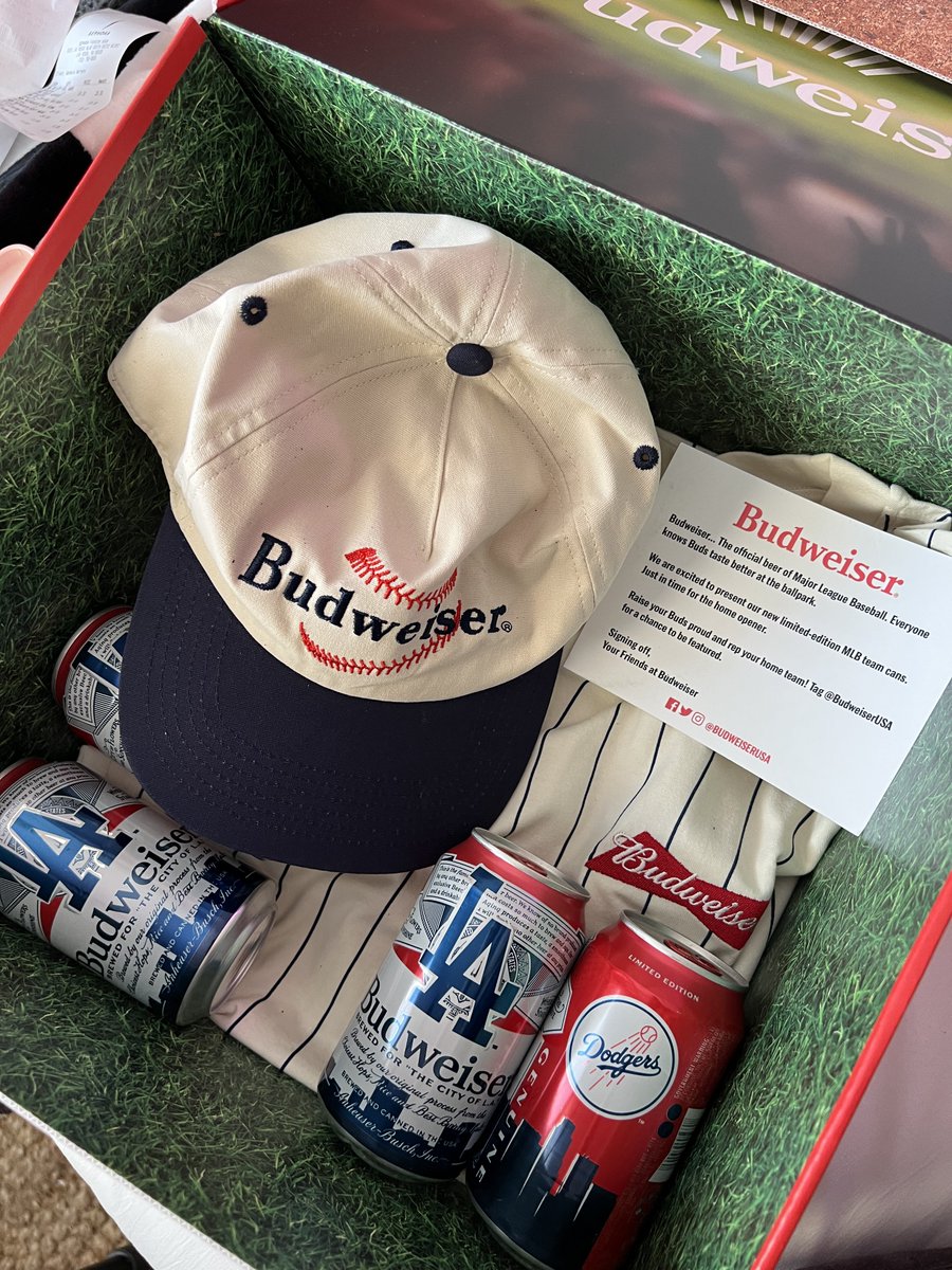 genbthegem's tweet photo. unrealllll. thank u @budweiserusa 🍻 https://t.co/chI7lK6Zku