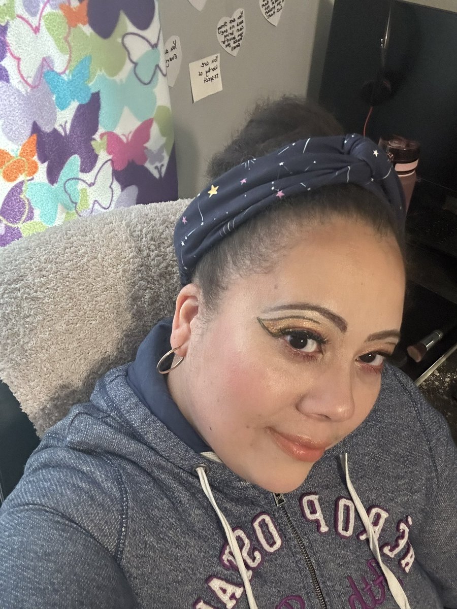 sopita25's tweet photo. My #pink and #gold #makeup look #makeuplooks #makeupbyme #makeupartist #makeupisfun https://t.co/PHFUZmQLpw