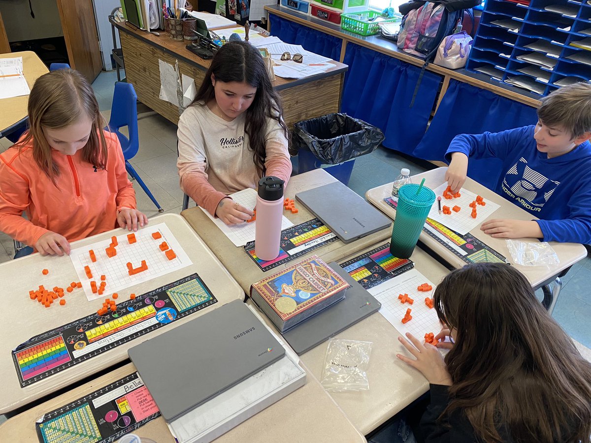 MsRakowski's tweet photo. Fun Friday Math: exploring volume by building and counting unit cubes @EMorichesMS https://t.co/2DqXdU8C3x