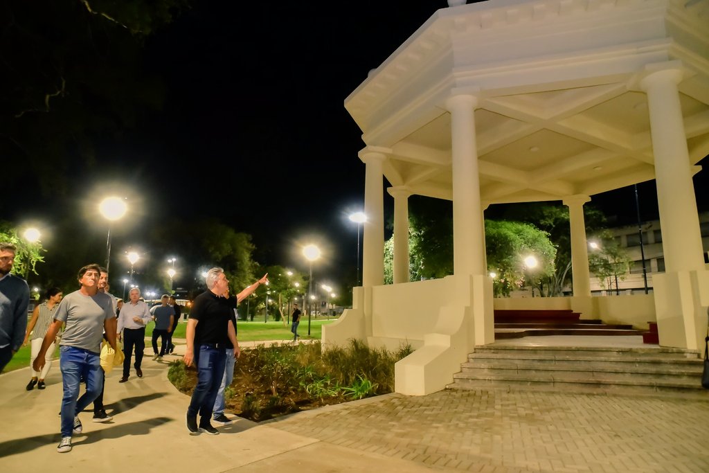 MartinLlaryora's tweet photo. Logramos transformar un símbolo del deterioro, en lo que será un emblema del orgullo cordobés. Este parque representa incluso algo más grande, más importante, representa otra manera de gestionar y de comprender la política: Hacer #obras para una Córdoba en marcha, hacia adelante. https://t.co/1vvUtdegnM