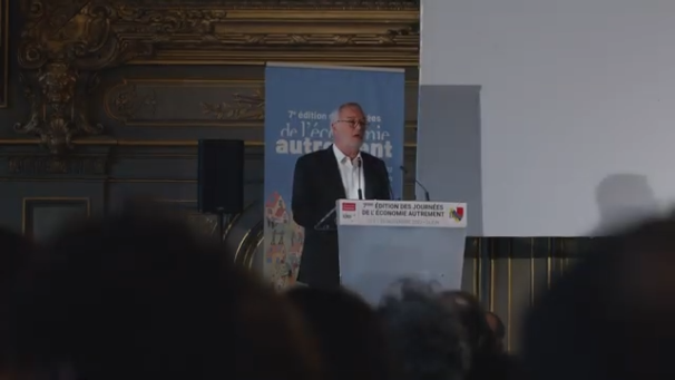 amisdelaterre21's tweet photo. Comme la Ville de Dijon, changeons de banque !

Convaincu par les arguments d'alerte sur le climat avancés depuis plusieurs années par Les Amis de la Terre, François Rebsamen a décidé que la Ville de Dijon allait changer de banque.
#Dijon #changedebanque 
https://t.co/lws01taLt4 https://t.co/eTfEew97RJ