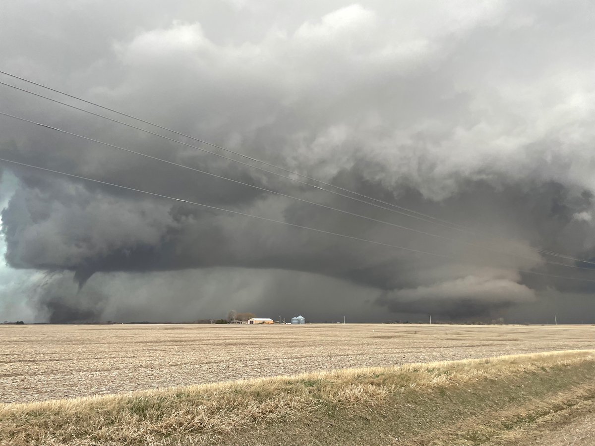 HRRRisonCater's tweet photo. Sweet mother of god that storm. Two of the most impressive tornadoes I’ve seen. Had twins for a good while. Vid later. #iawx https://t.co/DrfP2WvVOq