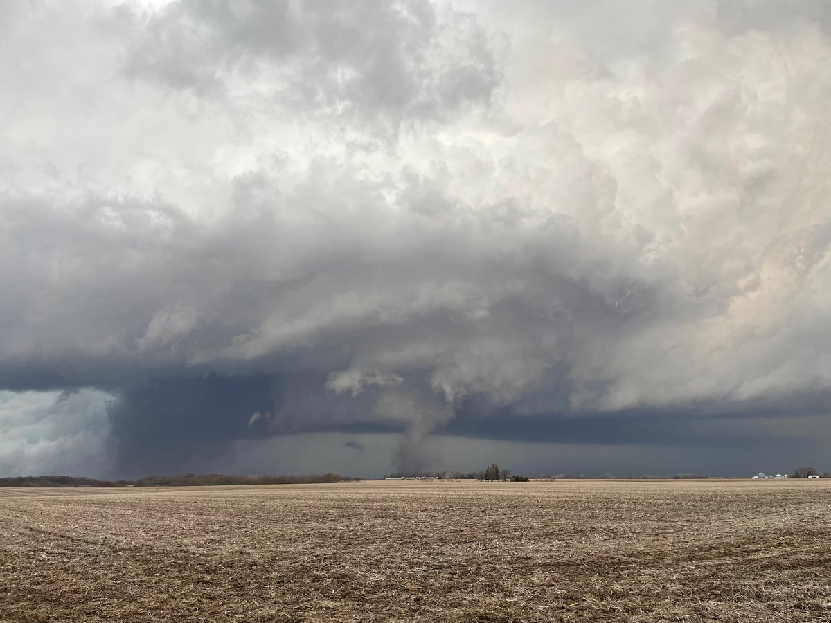 HRRRisonCater's tweet photo. Sweet mother of god that storm. Two of the most impressive tornadoes I’ve seen. Had twins for a good while. Vid later. #iawx https://t.co/DrfP2WvVOq