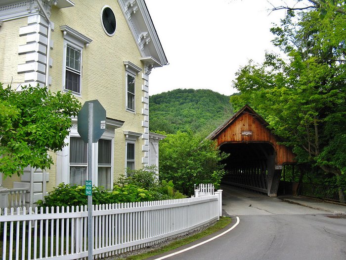 sandyconnolly's tweet photo. Here Are The Most Beautiful, Charming Small Towns In #Vermont | @onlyinyourstate
#ThisIsVT #WindsorVT #StoweVT #WoodstockVT #QuecheeVT
https://t.co/cBVkjYyd63 https://t.co/6oNfkks6Bm