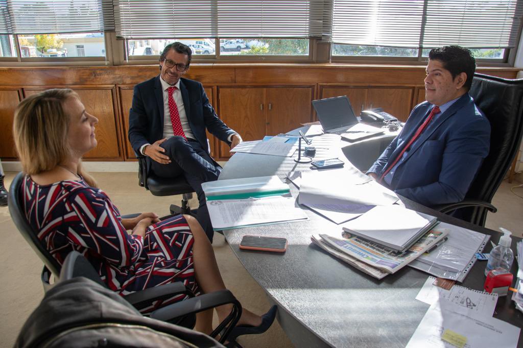 Hoy nos reunimos con la Defensora del Pueblo, Claudia Bard, y el ministro de Gobierno, Dr. <a href="/CristianAyalaCH/">Cristian Ayala</a>, a los fines de organizar la implementacion del "Concejo Provincial de Defensa de la Transparencia y Lucha contra la Corrupción", instaurado  por la Ley I N°684.