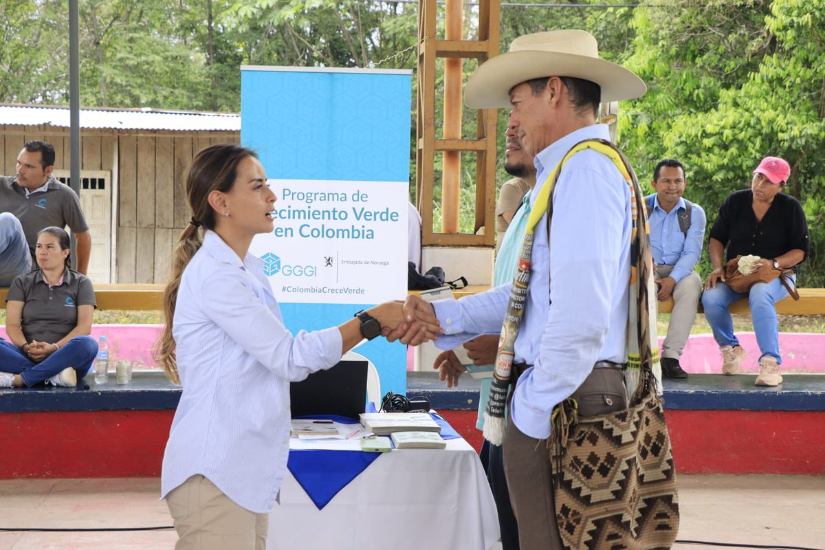 GGGICol's tweet photo. ¡Apoyamos #ElCambioEnLaMacarena con @NoruegaenCOL! Participamos en la Feria Inst. de Servicios de la iniciativa 'Tierras y Territorios Sostenibles para la Paz', donde dimos a conocer nuestras acciones sostenibles y oferta para promover el dllo. rural en el dpto. #MetaCreceVerde🌱 https://t.co/qxVgVCy0fy