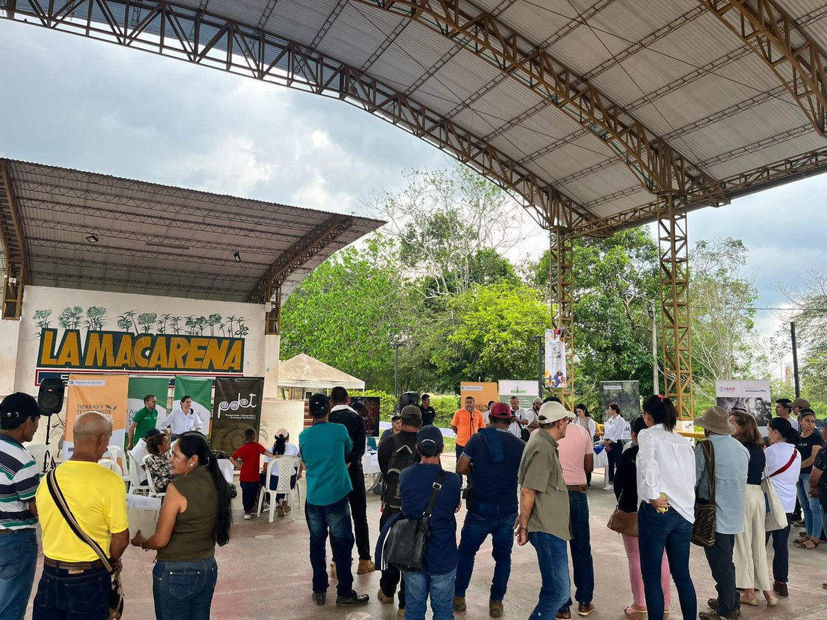 GGGICol's tweet photo. ¡Apoyamos #ElCambioEnLaMacarena con @NoruegaenCOL! Participamos en la Feria Inst. de Servicios de la iniciativa 'Tierras y Territorios Sostenibles para la Paz', donde dimos a conocer nuestras acciones sostenibles y oferta para promover el dllo. rural en el dpto. #MetaCreceVerde🌱 https://t.co/qxVgVCy0fy