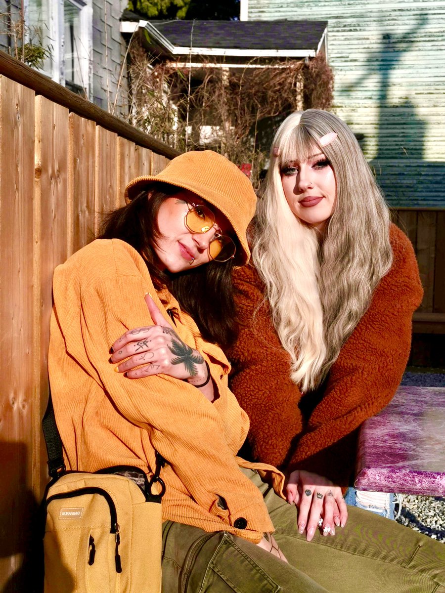 YellowBunny tweet media