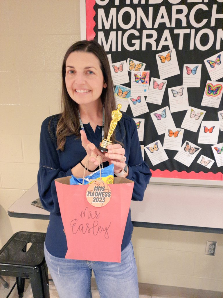 robersontcboe's tweet photo. Congrats to @mrscoacheasley for winning #MMSmadness π she beat @CoachBO__ by an extremely close 4 minutes!! @MMStcboe #MMSstrong https://t.co/c5XKhlyL7r