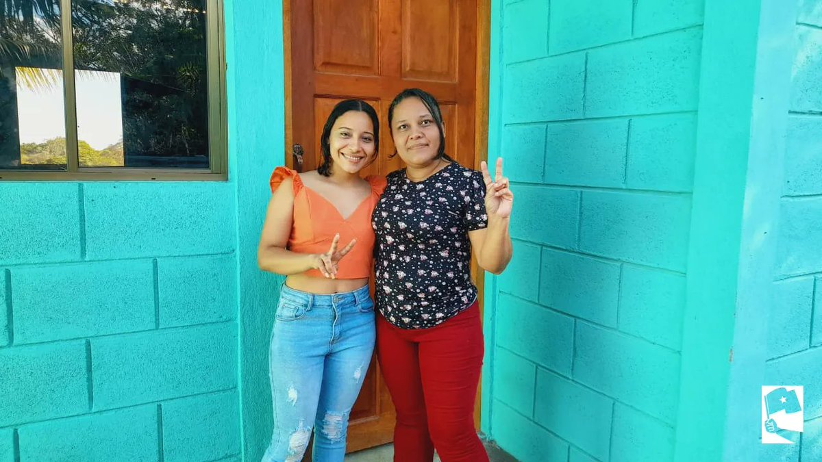 La Lucha Sigue tweet media