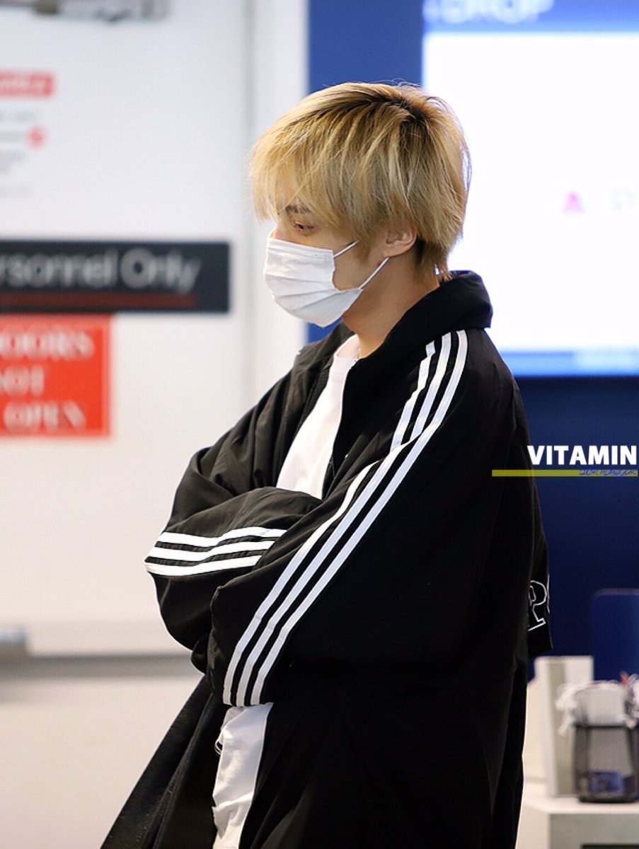 이거 싸우고 나서 내가 웅얼 웅얼 사과하면서 다가가는 거 보고 있는 거 같음...

- 내가 잘못해써...
“잘못 한건 알고 있네.“