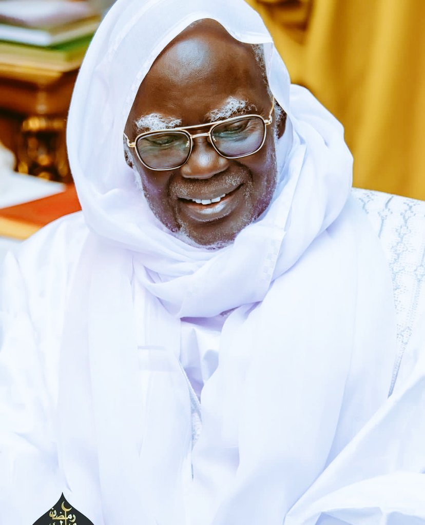 CHEIKHSALI0U's tweet photo. 9em jour #Vivification Ramadan2023 à la Résidence Cheikhoul Khadim de Touba : Sëriñ Tuubaa Seex Muhammadul Muntaqaa Mbàkke Yàlna ko yàgg di téwé té niou diko ànd ak moom barkeb Seexul Xadiim 💚🤍🙏 https://t.co/eDnYc7QK95