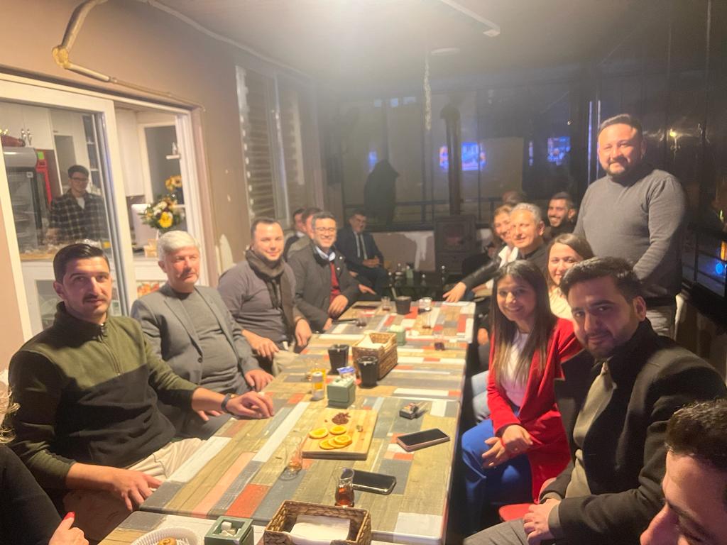 IpekZic's tweet photo. Bugün Feke İlçemizdeydik, Milletvekili Aday Adayları, İl başkan yardımcıları, İlçe başkanları ve teşkilatımız ile birlikte istişarelerde bulunduk. Yarının Türkiye’si için hazırız.
@HalitAci @hatipoglupaysun @ongun_ramiz @oguzaltinok @KorkmazCesim @cemavsar44 @elifesendeva https://t.co/VI3K0Giey9