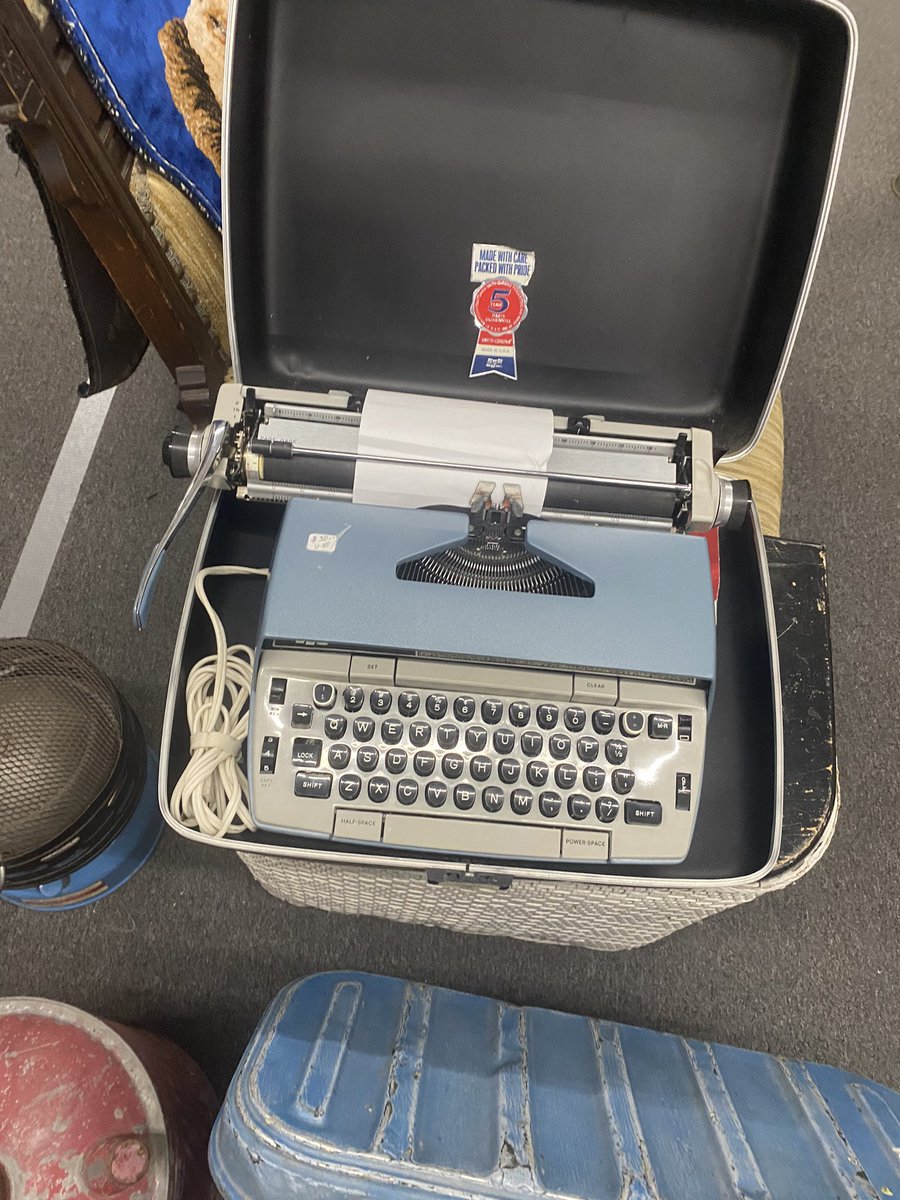 thatgurlbunnysp's tweet image. #typewritter