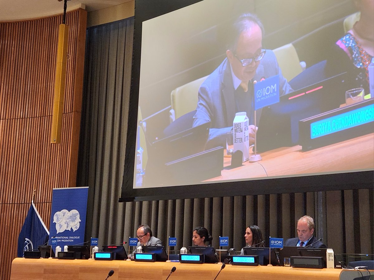 ThailandUN's tweet photo. To “leave no one behind” we must “leave no migrant behind”

At #IDM panel on migration🌐&amp; #UHC⚕️, PR Suriya delivered the keynote:
1⃣health is a human right for all
2⃣health systems must respond to today
3⃣healthy people contribute to countries &amp; communities

@IOMatUN https://t.co/jCeBdzGuBb