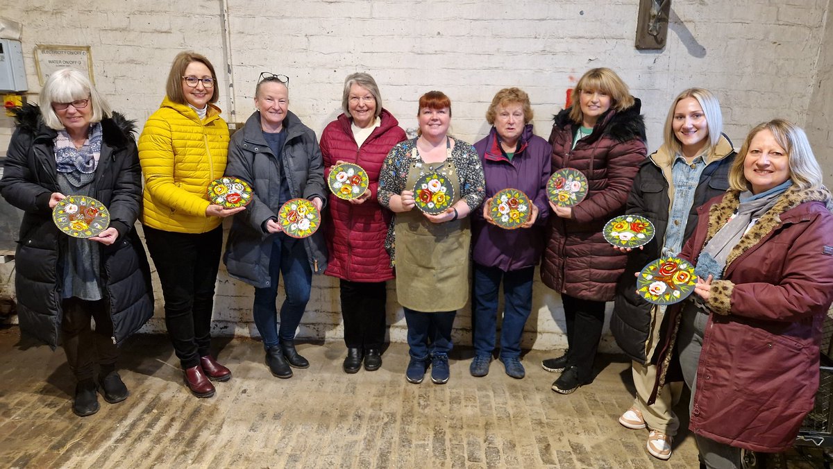 CRTWestMidlands's tweet photo. A great day for #artsandcrafts π§
Thank you Kerry @kerricanalart for delivering a fantastic #rosesandcastles workshop for #InternationalWomensDay2023 at the oldest stables in #dudley on the #dudleycanal1 #delphstables #delphlocks
@CanalRiverTrust
#letspaint
#lifesbetterbywater https://t.co/MbVvaiDLeZ