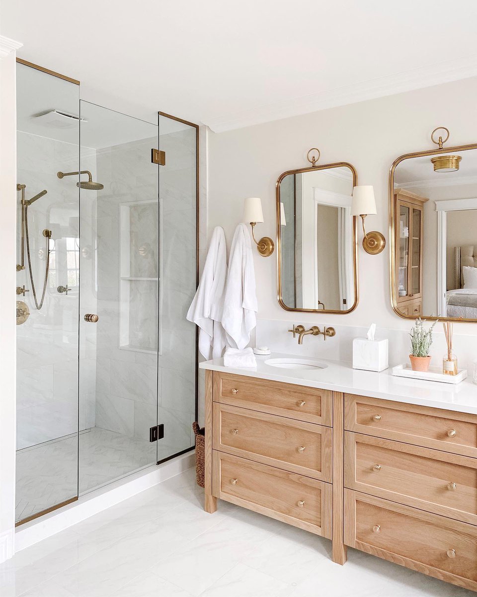 Schaubhardware's tweet photo. Elegance and just the right amount of warmth make for such a beautiful outcome 💛

📸: @akbdesign #jewelryforthehome https://t.co/JMTo8ePhcX