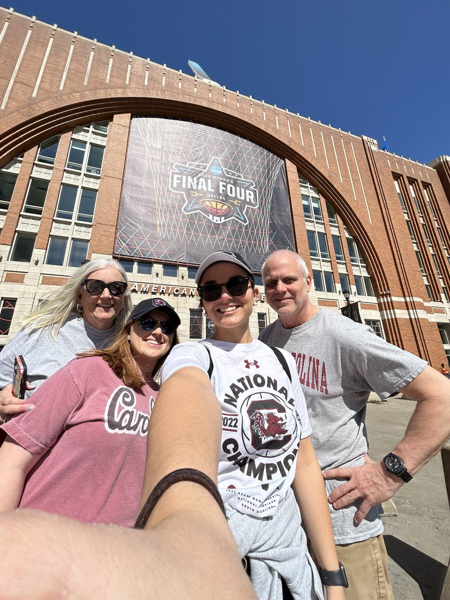 omhalvorson's tweet photo. #WFFSELFIE https://t.co/FW09bCXdgc