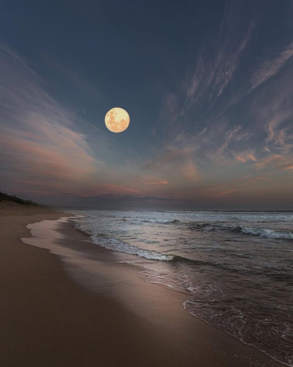 la luz de luna y mar