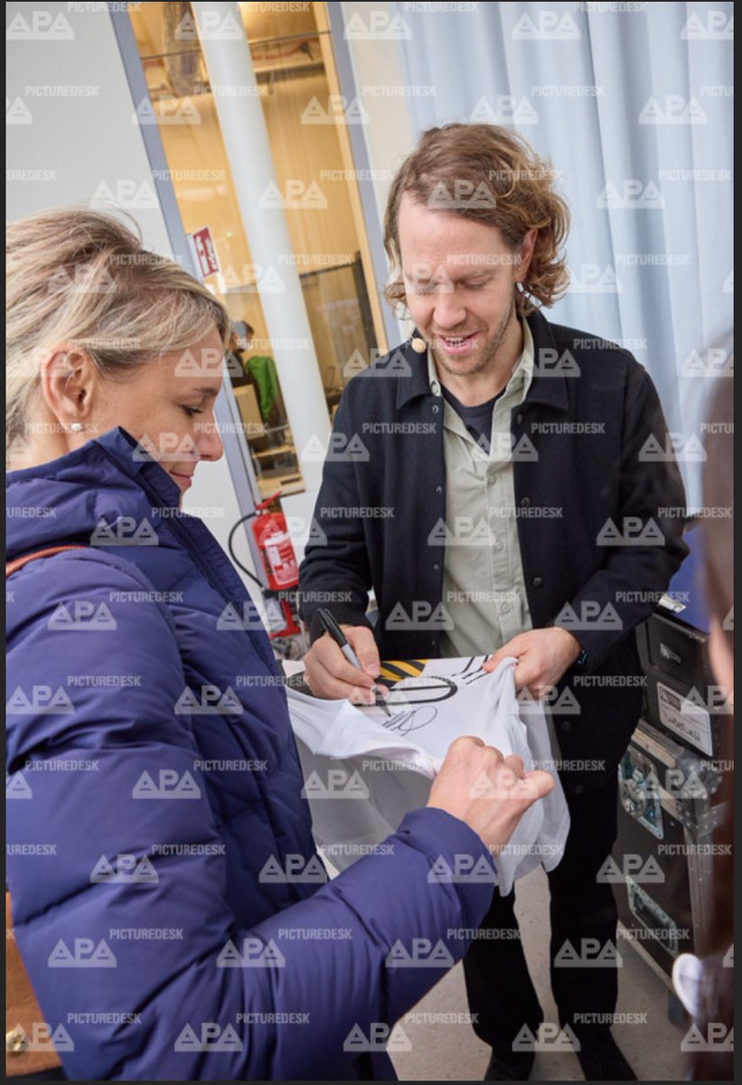 itsanne_sv's tweet photo. Miss you guys 💙
Queen Britta 🙌
📸 Picture Desk
#TeamVettel https://t.co/rEngWrZMH7