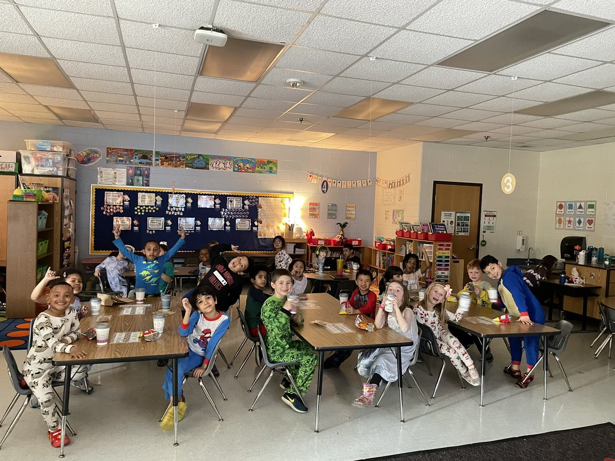 Ms_Murraysclass's tweet image. Such a fun “snow day!” Pajamas, reading by the fire, and hot cocoa and a movie! @PotowmackES