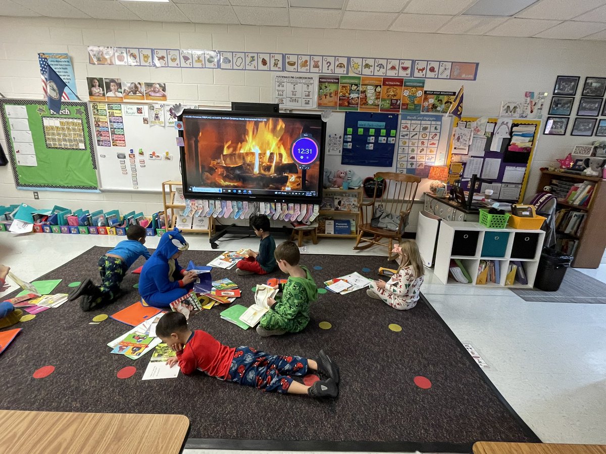 Ms_Murraysclass's tweet image. Such a fun “snow day!” Pajamas, reading by the fire, and hot cocoa and a movie! @PotowmackES