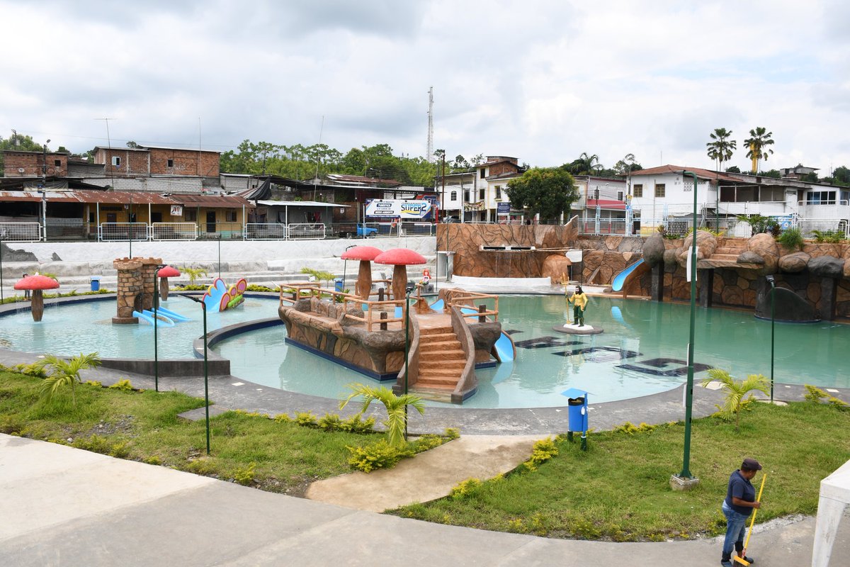 ConagopareG's tweet photo. de la institución, asistió a continuar realizando la fiscalización de la construcción de la fase final del Parque Temático de la parroquia Guayas, cantón El Empalme, una obra emblemática para la provincia y que se está convirtiendo en uno de los complejos más visitados. https://t.co/ZtO1tWlnxQ