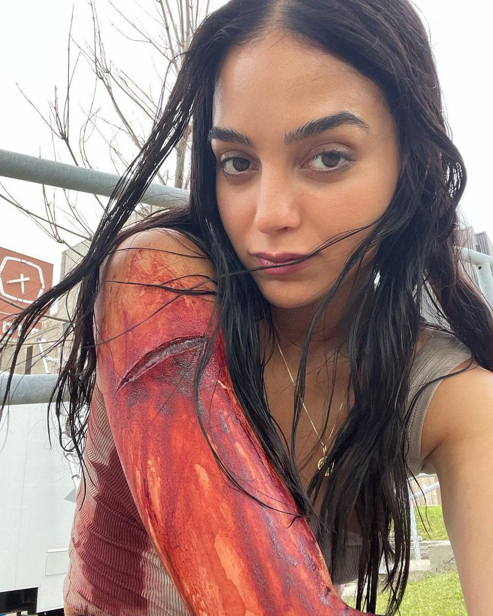 barrerafiles's tweet photo. melissa barrera behind the scenes of #SCREAM6 🔪 https://t.co/norBjc9GbR