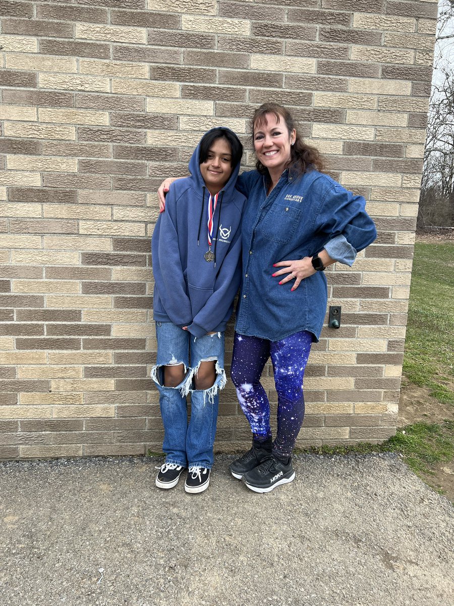 Oak Grove students receiving the SEZ Physical Education students of the year that show great sportsmanship. <a href="/WCSDEmpowers/">WCSDEmpowers</a> <a href="/WCSDAthletic/">WCSDAthletics</a> <a href="/DawnTurpinO/">Dawn Turpin-Orgetas</a> <a href="/OakGroveES40/">Oak Grove ES</a>