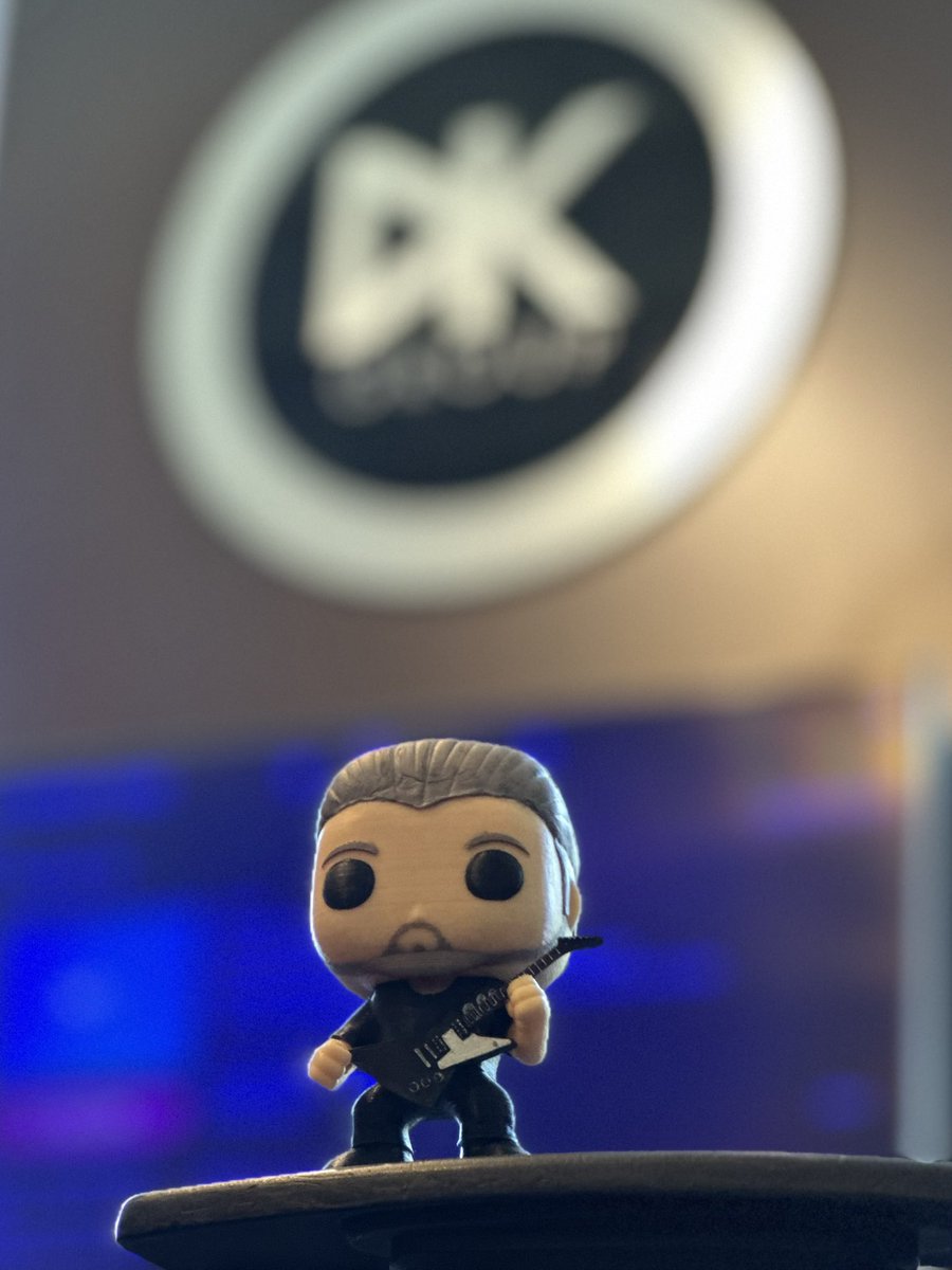 Felices tres años @porkcustomtoys !!! Muchas gracias por éste mini me !!!