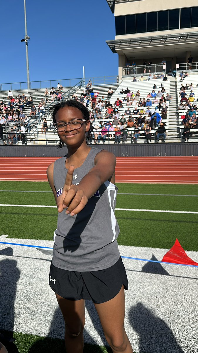 RushingRaptors's tweet photo. 1st place 7th grader in the 800M Run in District!

🥇 🦖💨
#RaptorProud #ProsperPROUD https://t.co/8YNcIQ6SlH