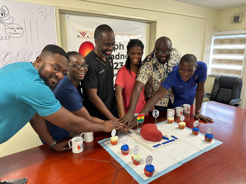 @Nephmadness party on deadline day! TEAM <a href="/Neph_KBTH/">Korle-Bu Teaching Hospital Nephrology</a>. <a href="/KwakyiEdward/">Edward Kwakyi</a> and team, that was lots of fun learning