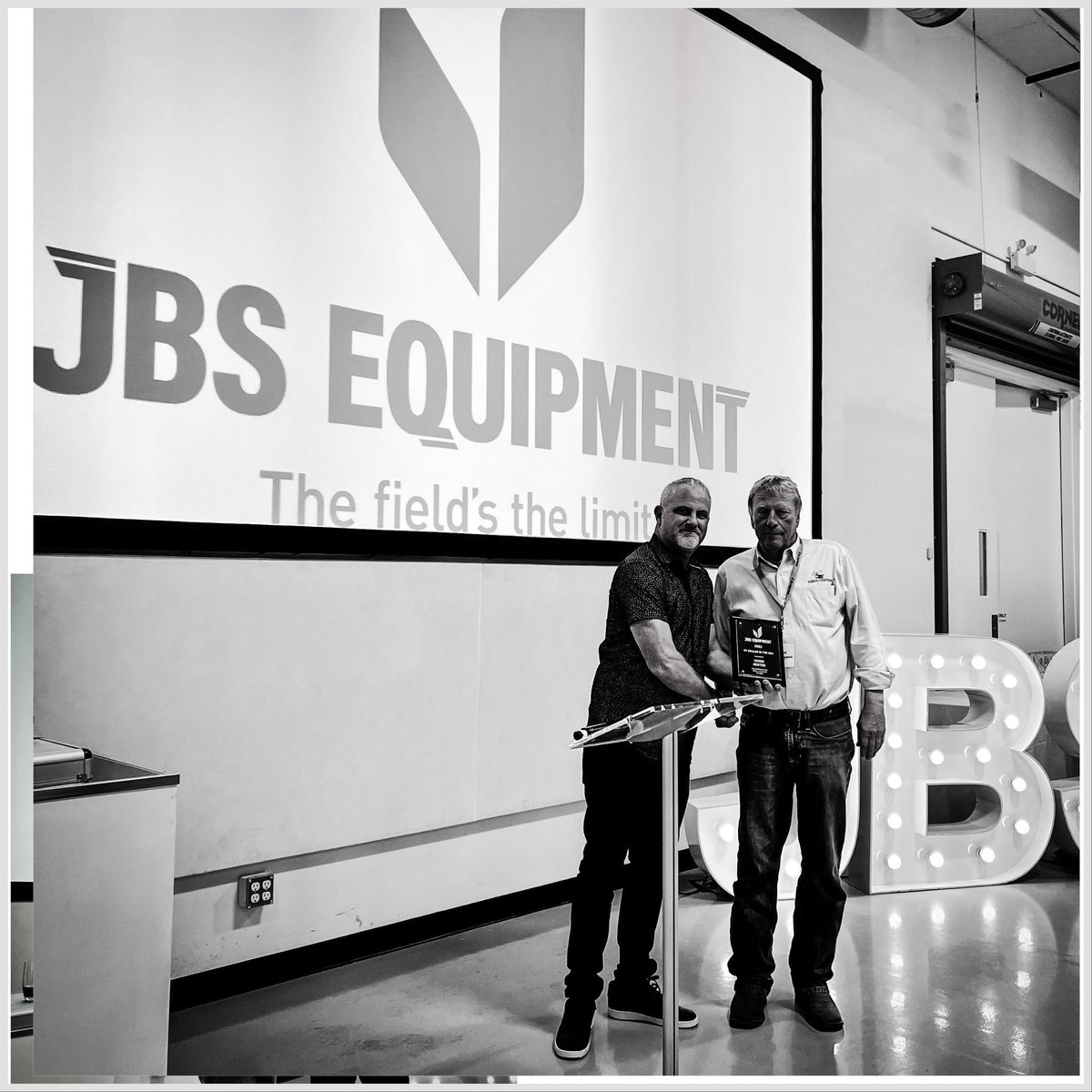 jbs_equipment's tweet photo. Last week at Dealer Days we were able to present awards to our dealers in celebration of their efforts and achievements
Congrats to everyone who got an award and Thank you very much to evervone who attended this event!
#jbsequipment #workproud #thefieldsthelimit #manurespreader https://t.co/9opwZE0jhh