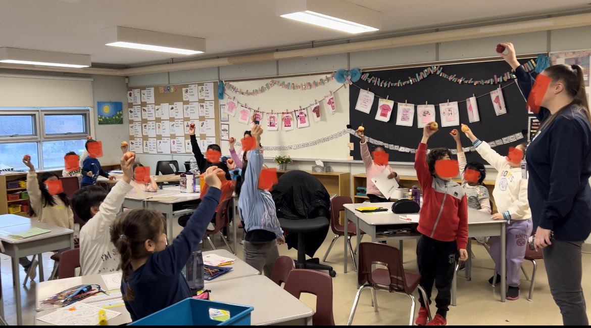 The big crunch and big gulp! 🍎💧 <a href="/DPCDSB_BFA/">Bishop Francis Allen DPCDSB</a>