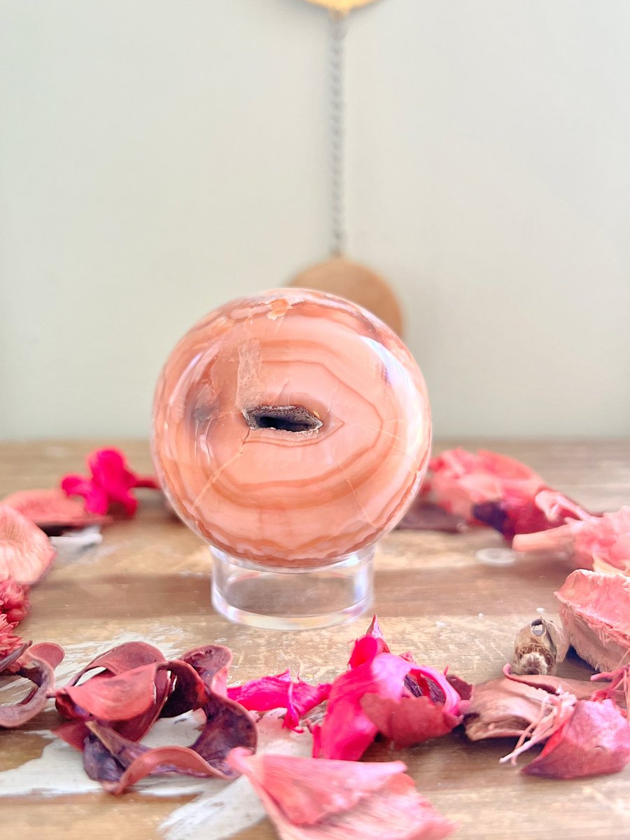 Annabtlouise's tweet photo. Here are two gorgeous crystals I would LOVE to find a home for🤍 these beauties are so cool and perfect for any collection!!🤩

📸: Pink Tourmaline, Carnelian

I would love for you to check out my shop, Rose and Quartz! I’d love to have ya as a customer🤍 https://t.co/yvdWov3v6n https://t.co/qCF9EyIojd