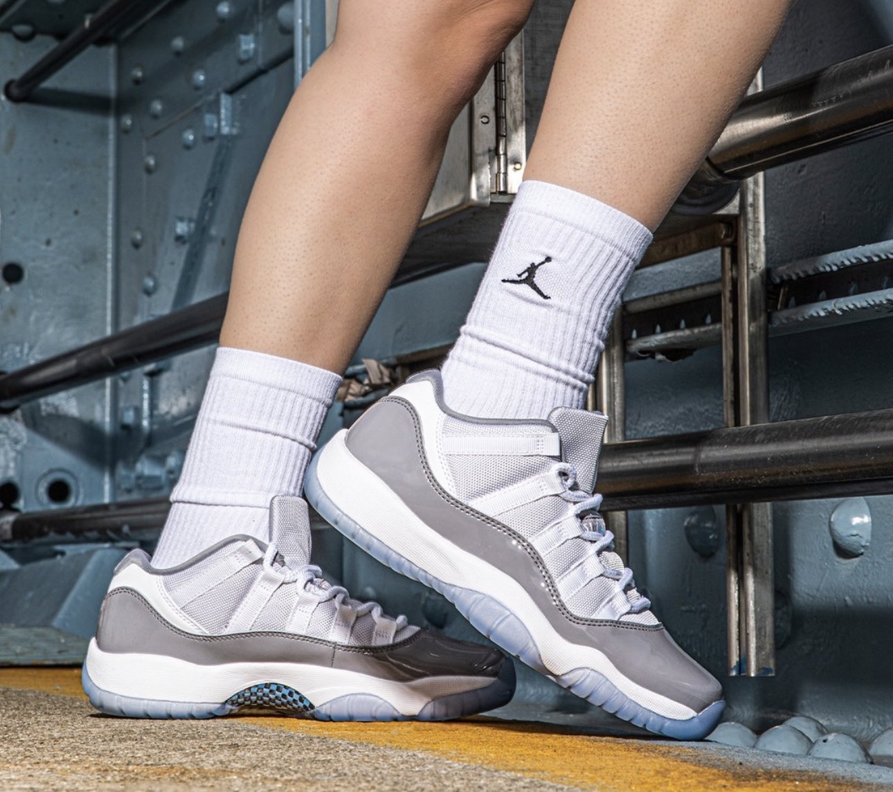 Jordan retro 11 low on feet outlet