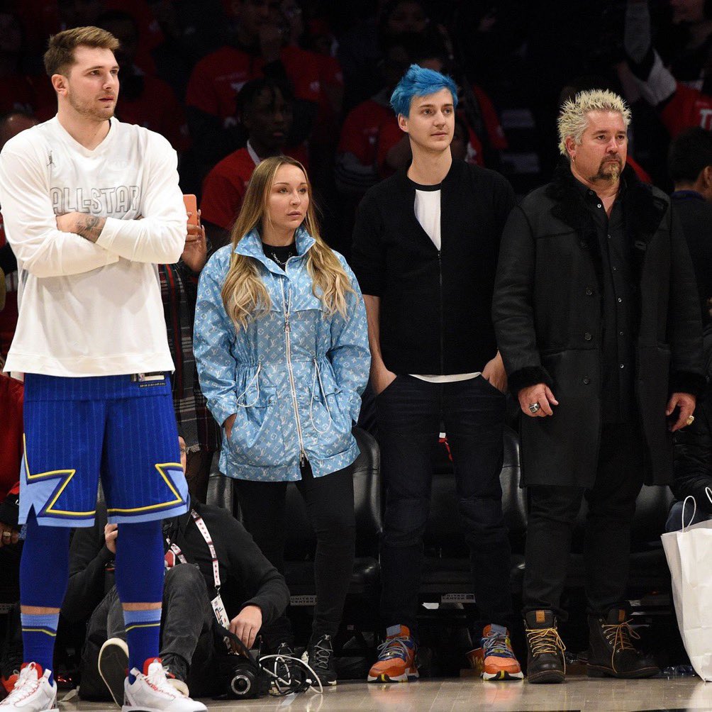 AndrewLeezus's tweet photo. iconic pic https://t.co/B4N3NcZkpg