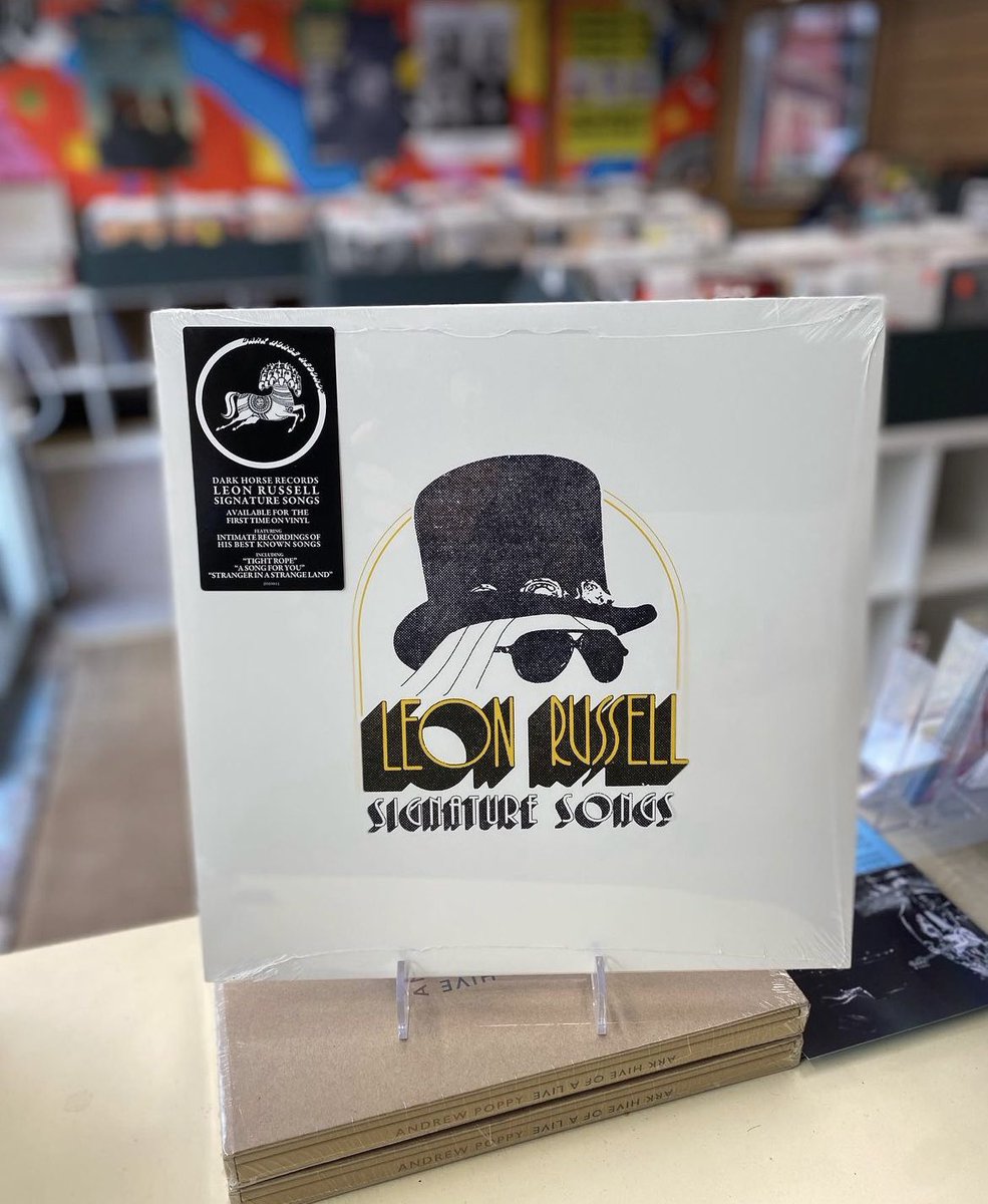 Have you picked up your copy of Leon’s SIGNATURE SONGS on vinyl or CD yet? 

Leon’s greatest hits collection of intimate, solo piano and vocal recordings is out now on <a href="/darkhorserecs/">darkhorserecords</a>: darkhorserecords.lnk.to/signature_songs 

📸 by <a href="/CreeksideVinyl/">CreeksideVinyl</a>