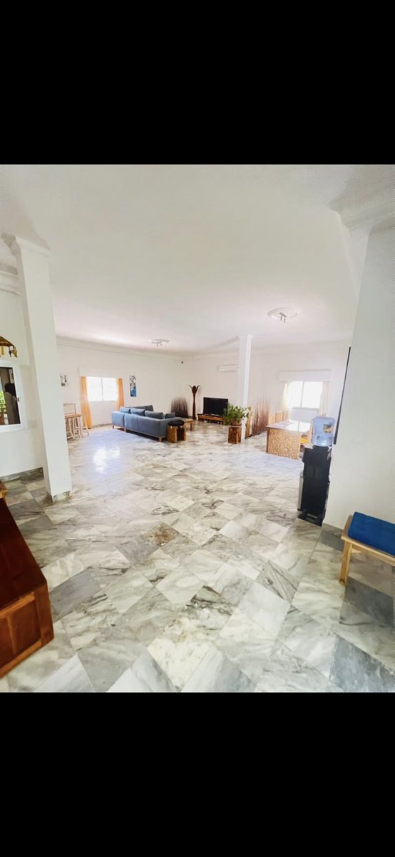AliouneMr's tweet photo. *BELLE VILLA A LOUER AUX ALMADIES* (en 2ème position de la Route du King Fahd, avec piscine, jardin, salle de sport, cour avant, cour arrière, garage pour 4 voitures)
- Superficie : *1.001 m2* 
- Nature : TF individuel  
*PRIX* : 
* 3 millions 500 mille FCFA. https://t.co/QRjjeTJwoh