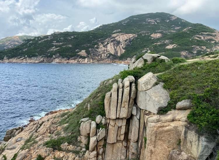 The greatest happiness of a woman is not how beautiful she is, but having a man who will call and send you WeChat no matter how busy he is, because he knows that there is a silly woman who cares about him.