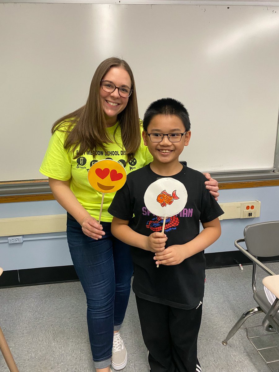 MrsAndersonBG's tweet photo. Another great STEAM Night! 💚
@emeadowschools @BGreenSchool https://t.co/ZicVBqz3XM